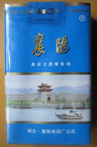 特写焦点！低价精仿香烟批发繁花似锦市场解析