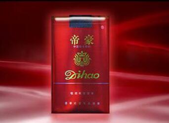 窗外烟花爆竹齐鸣